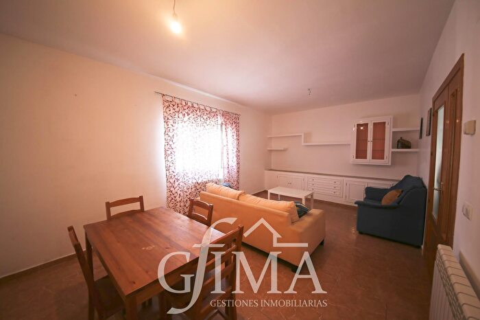 Casas en venta y pisos alquiler - 1