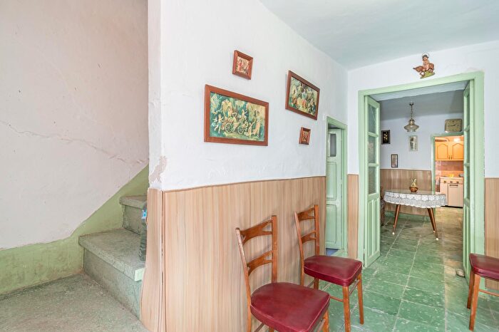 Casas en venta y pisos alquiler - 3
