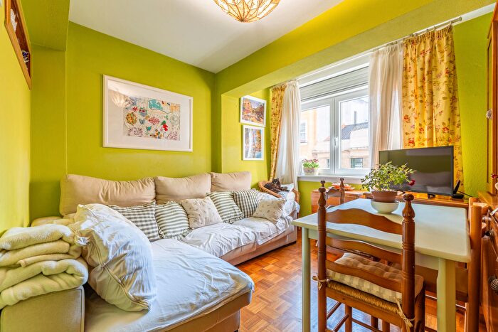 Piso en venta en Sagrada Familia, A Coruña Capital de 2 habitaciones