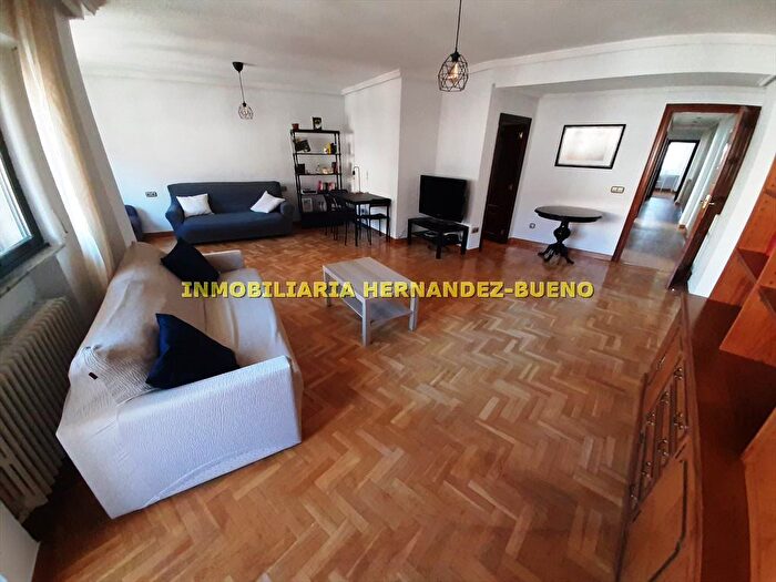 Casas en venta y pisos alquiler - 1