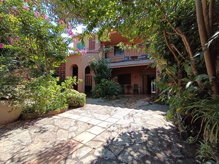 Casa en venta en Celrà, Girona de 3 habitaciones