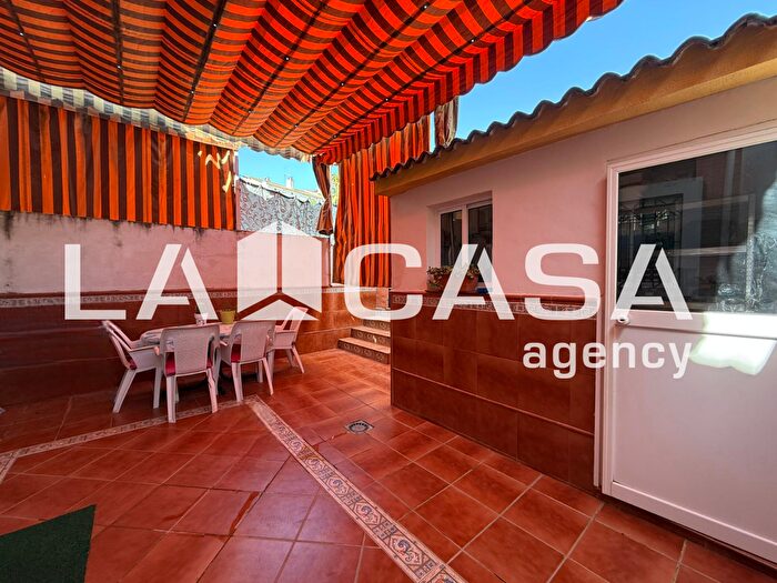 Casas en venta y pisos alquiler - 1