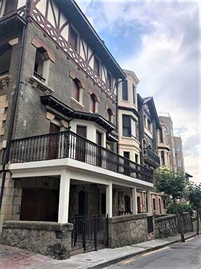 Casas en venta y pisos alquiler - 1
