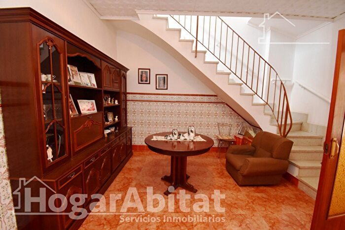 Casas en venta y pisos alquiler - 3