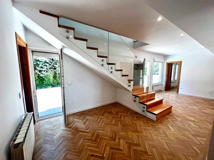 Casas en venta y pisos alquiler - 3
