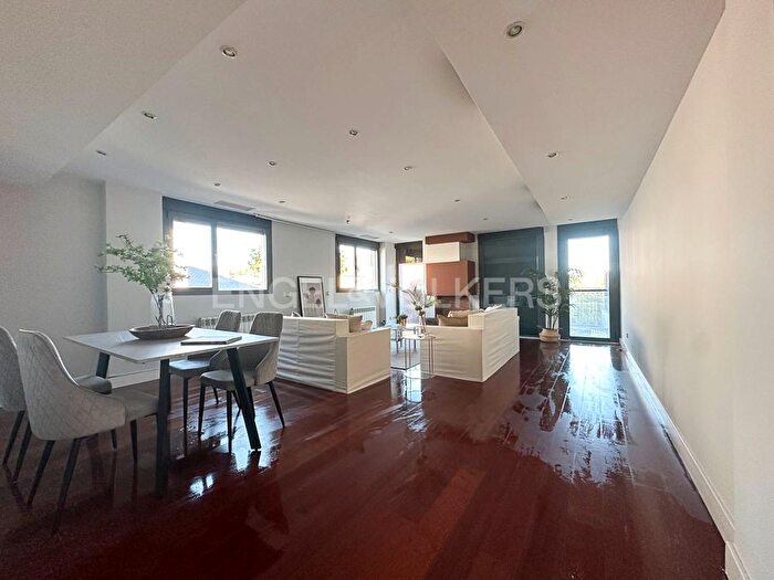Casas en venta y pisos alquiler - 1