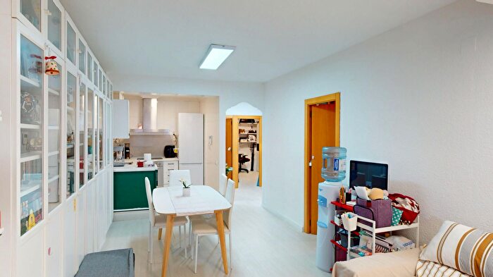 Casas en venta y pisos alquiler - 2