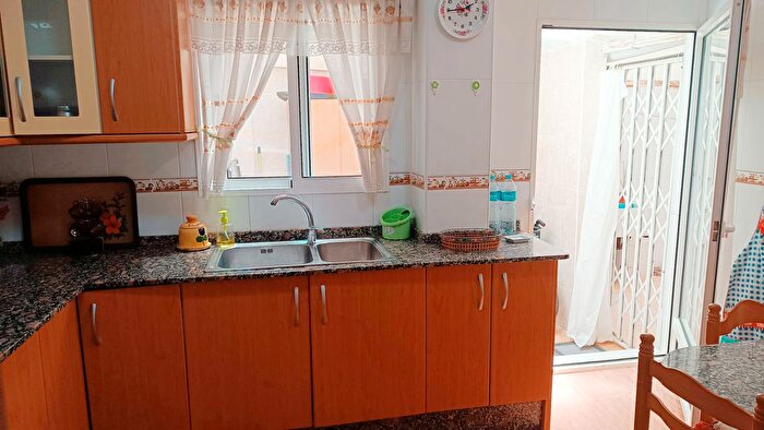 Casas en venta y pisos alquiler - 2