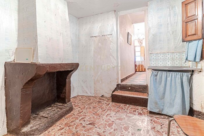 Casas en venta y pisos alquiler - 3