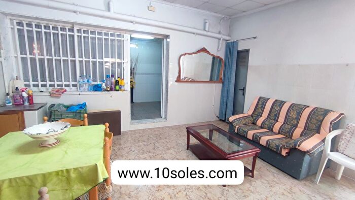 Casas en venta y pisos alquiler - 1