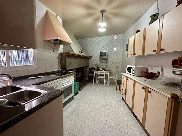 Casas en venta y pisos alquiler - 3