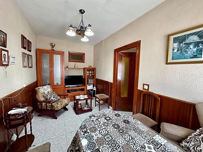 Casas en venta y pisos alquiler - 2