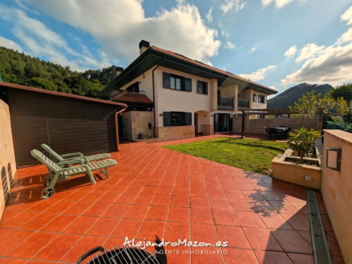 Casa en venta en Sámano, CastroUrdiales de 4 habitaciones