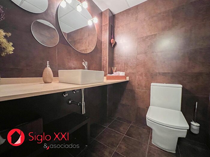 Casas en venta y pisos alquiler - 3