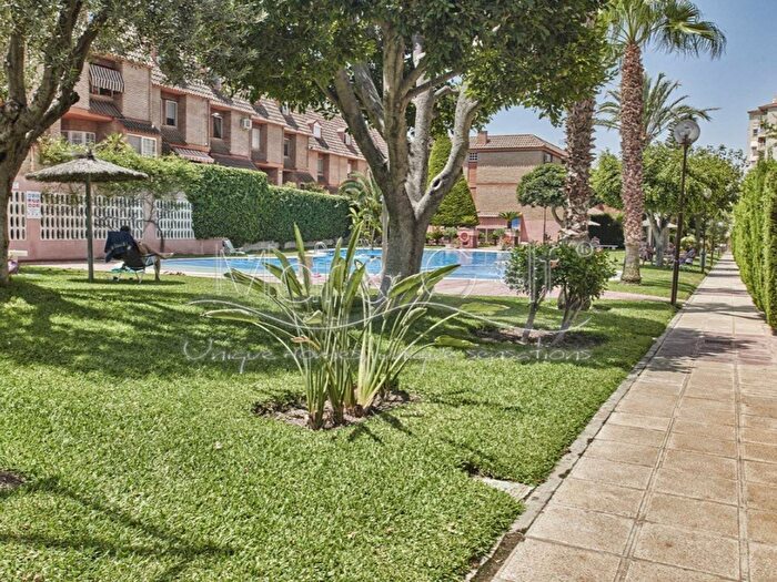 Casa en venta en Comunitat Valenciana, Alicante de 5 habitaciones