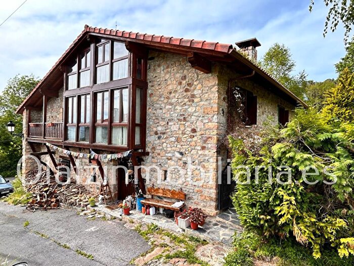 Casa en venta en Artzentales, Bizkaia de 5 habitaciones