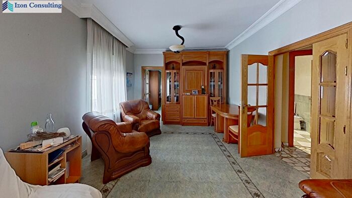 Casas en venta y pisos alquiler - 1