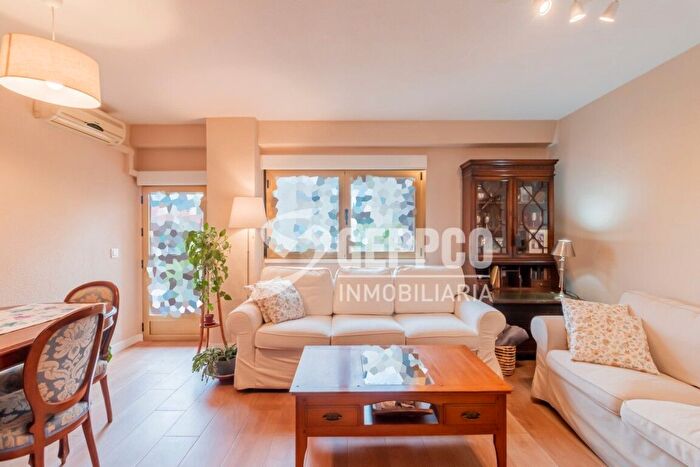 Casas en venta y pisos alquiler - 2