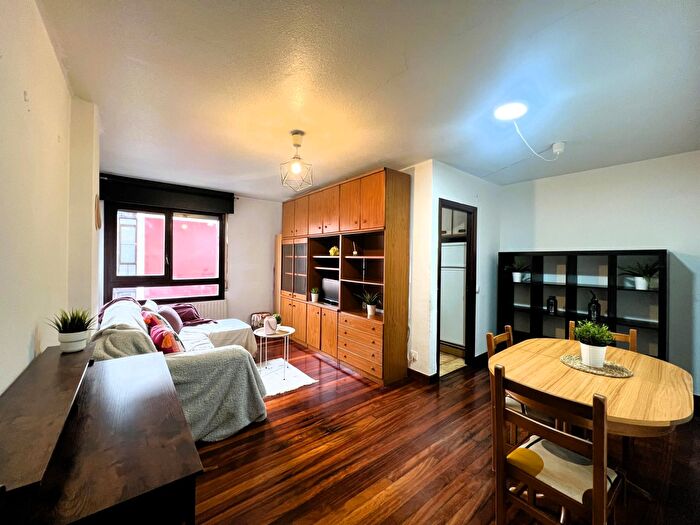 Casas en venta y pisos alquiler - 1