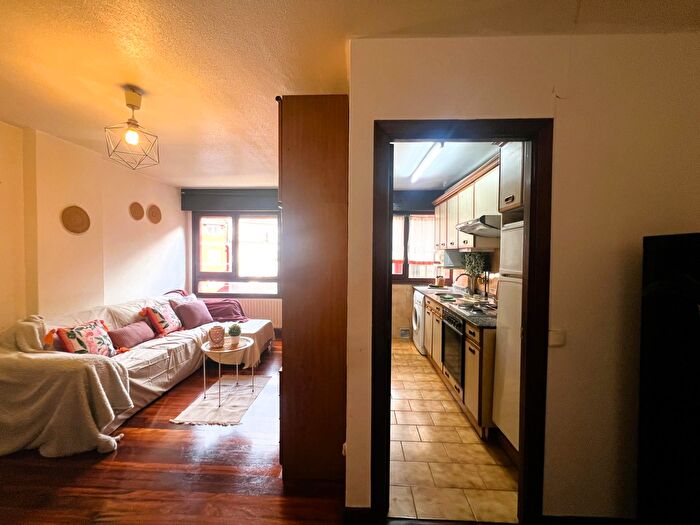 Casas en venta y pisos alquiler - 3