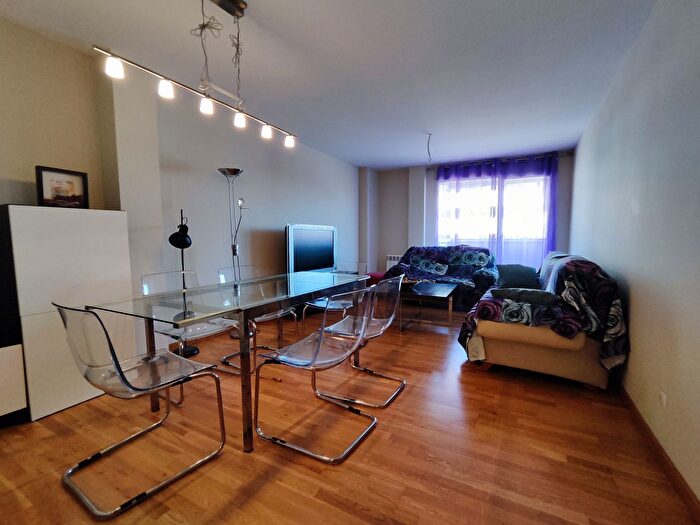 Casas en venta y pisos alquiler - 1