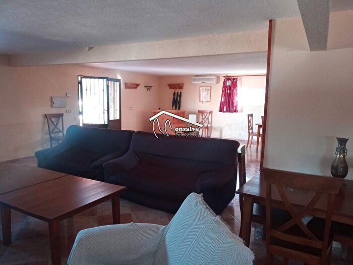 Casas en venta y pisos alquiler - 3