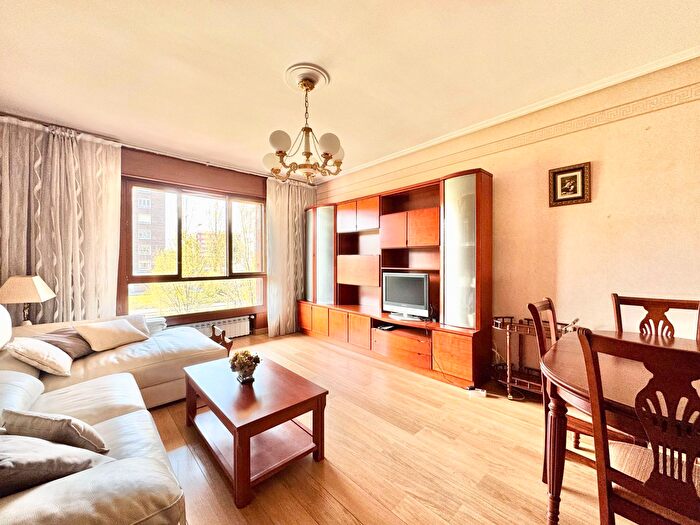 Casas en venta y pisos alquiler - 1