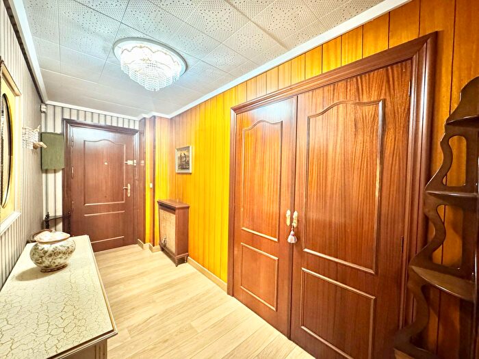 Casas en venta y pisos alquiler - 2