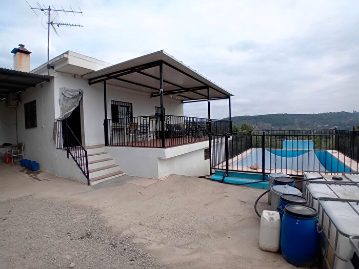 Casa en venta en Macastre, Valencia de 3 habitaciones