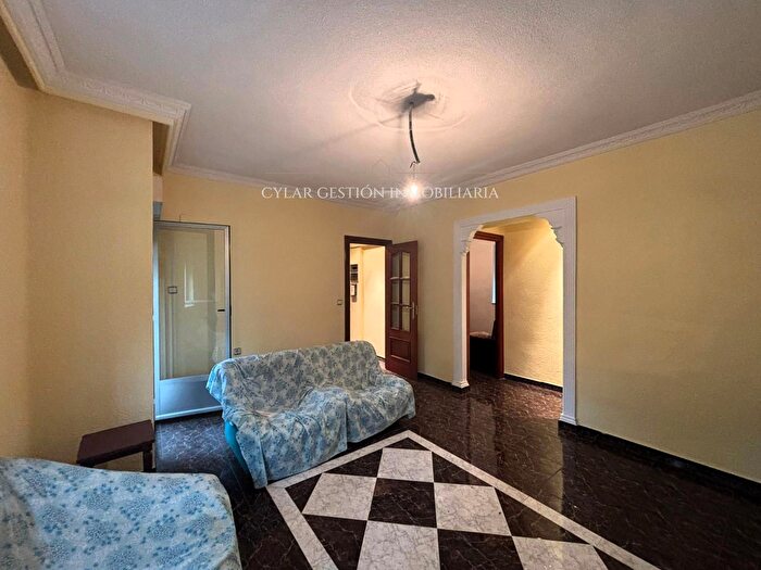 Casas en venta y pisos alquiler - 1