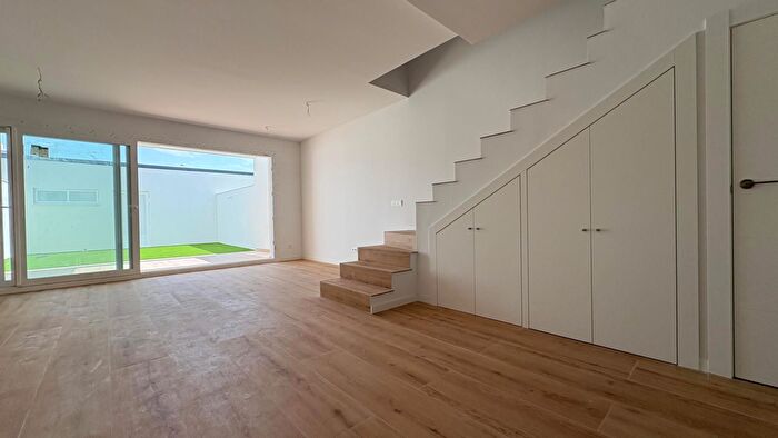 Casas en venta y pisos alquiler - 3