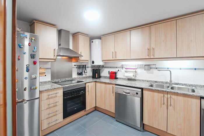 Casas en venta y pisos alquiler - 2