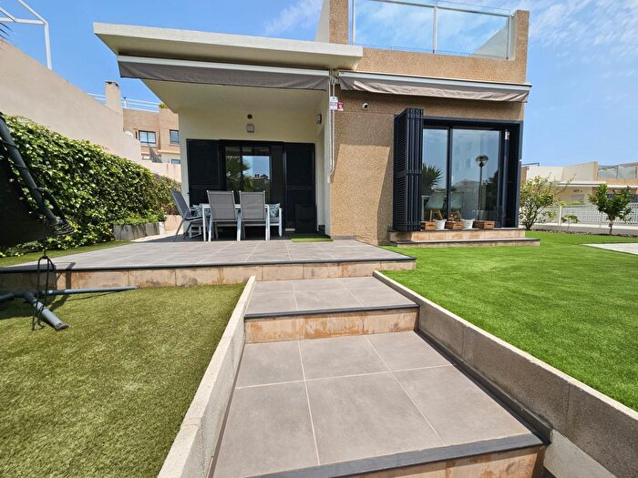 Casas en venta y pisos alquiler - 1