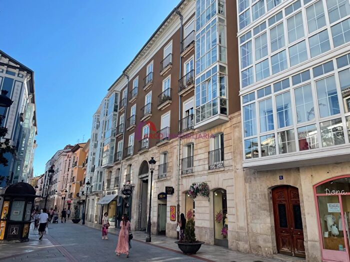 Piso en venta en Casco Antiguo, Burgos Capital de 5 habitaciones