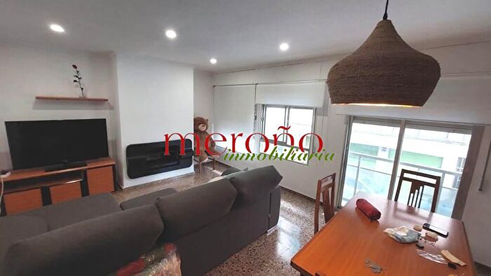 Piso en alquiler en Elche ciudad, Reina Victoria Miguel Hernández de 4 habitaciones