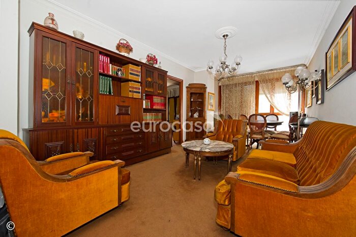 Casas en venta y pisos alquiler - 1