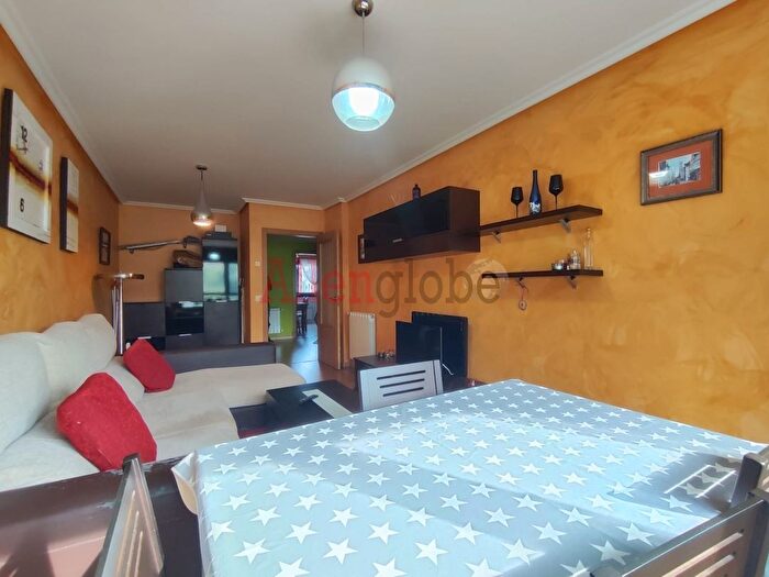 Casas en venta y pisos alquiler - 3