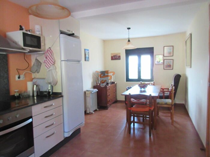 Casas en venta y pisos alquiler - 3