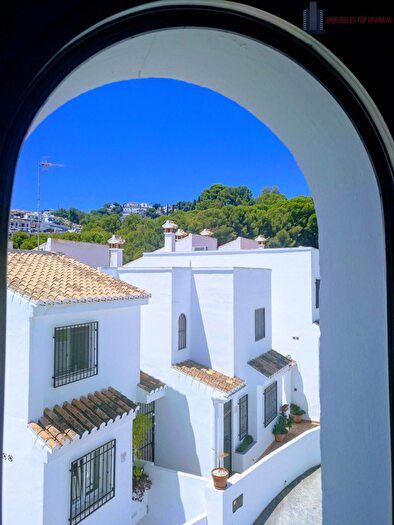 Casa en venta en Centro, Salobreña de 3 habitaciones