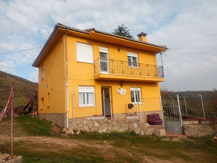 Casa en venta en San Martín del Pimpollar, Ávila de 4 habitaciones