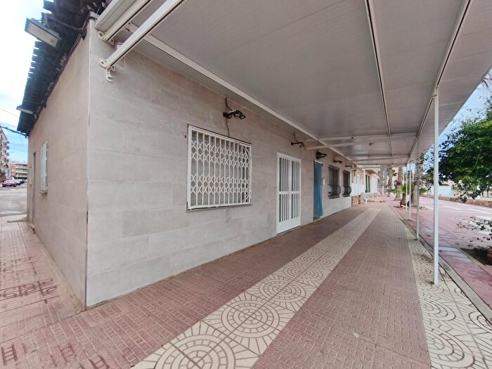 Casas en venta y pisos alquiler - 1