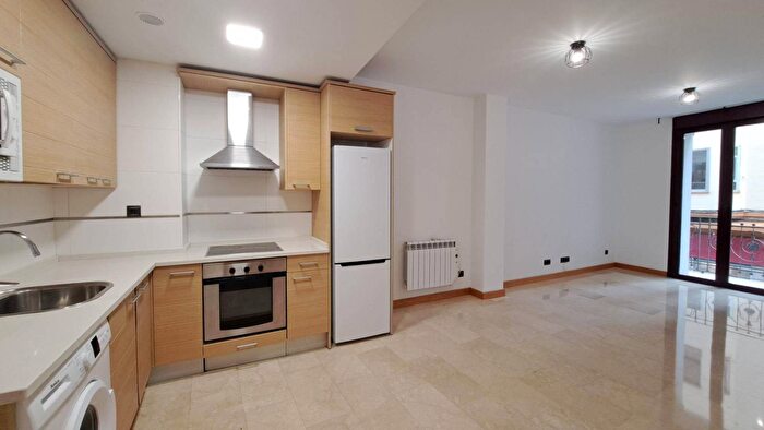 Casas en venta y pisos alquiler - 1