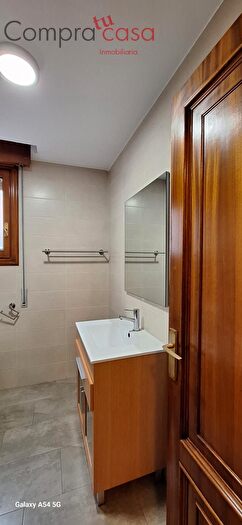 Casas en venta y pisos alquiler - 3