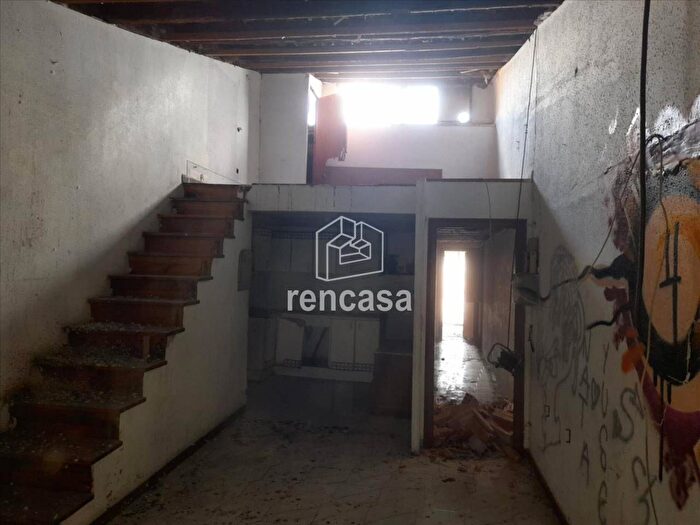 Casas en venta y pisos alquiler - 3