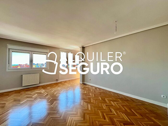 Piso en alquiler en Ciudad Lineal, Costillares de 4 habitaciones