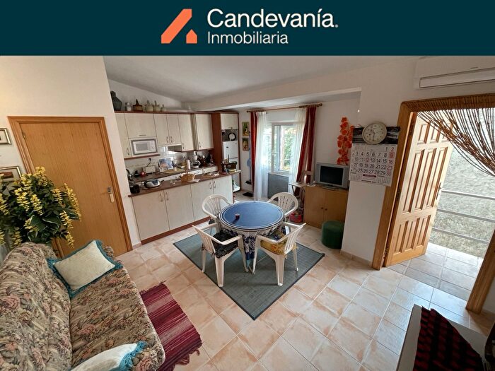 Casa en venta en Zuera, Zaragoza de 5 habitaciones