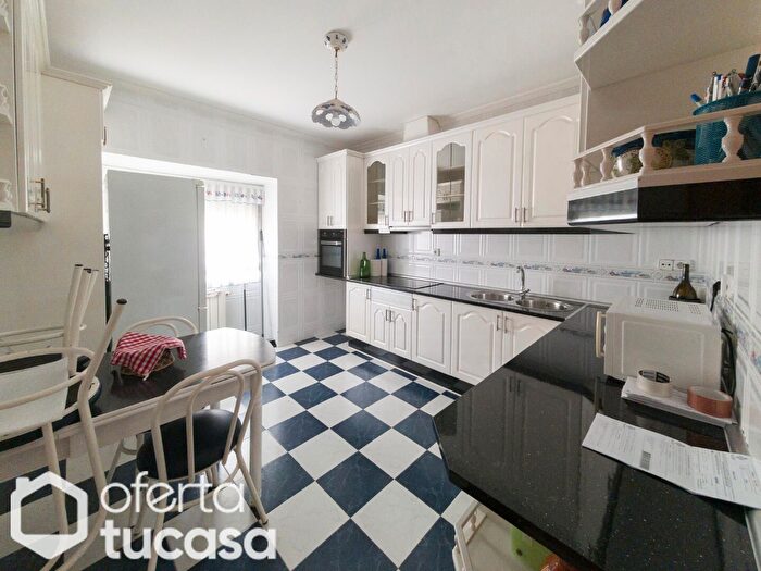 Casas en venta y pisos alquiler - 1