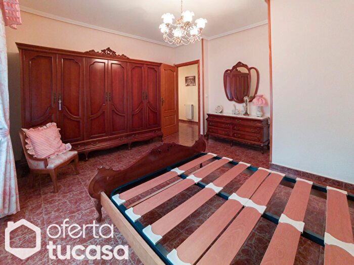 Casas en venta y pisos alquiler - 2