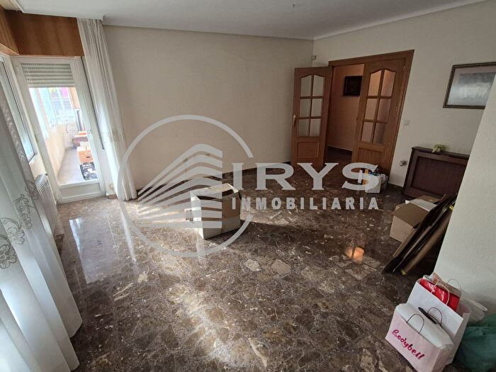 Casas en venta y pisos alquiler - 2