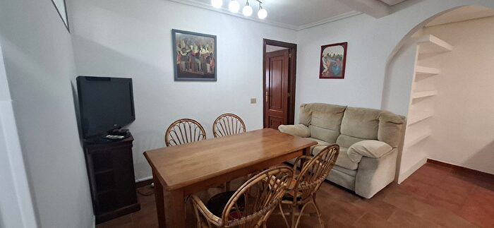 Casas en venta y pisos alquiler - 3